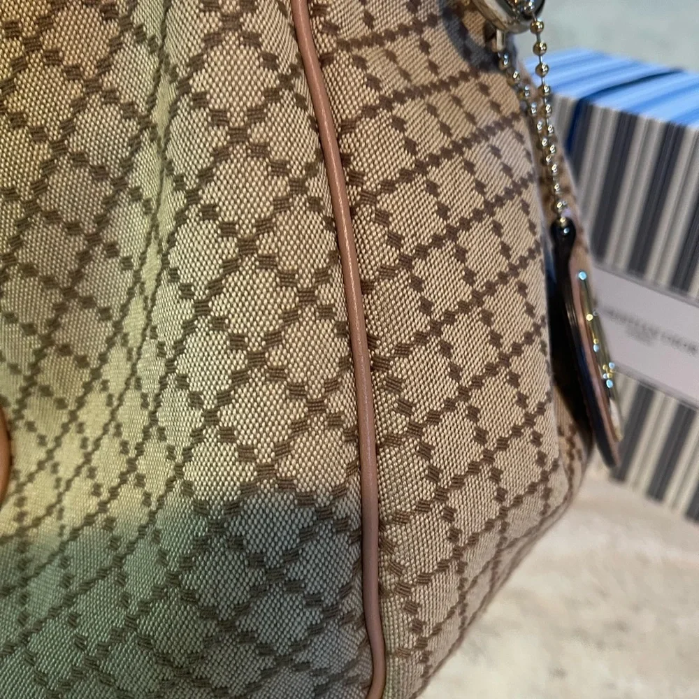 Gucci Handbag - Picture 8 of 16